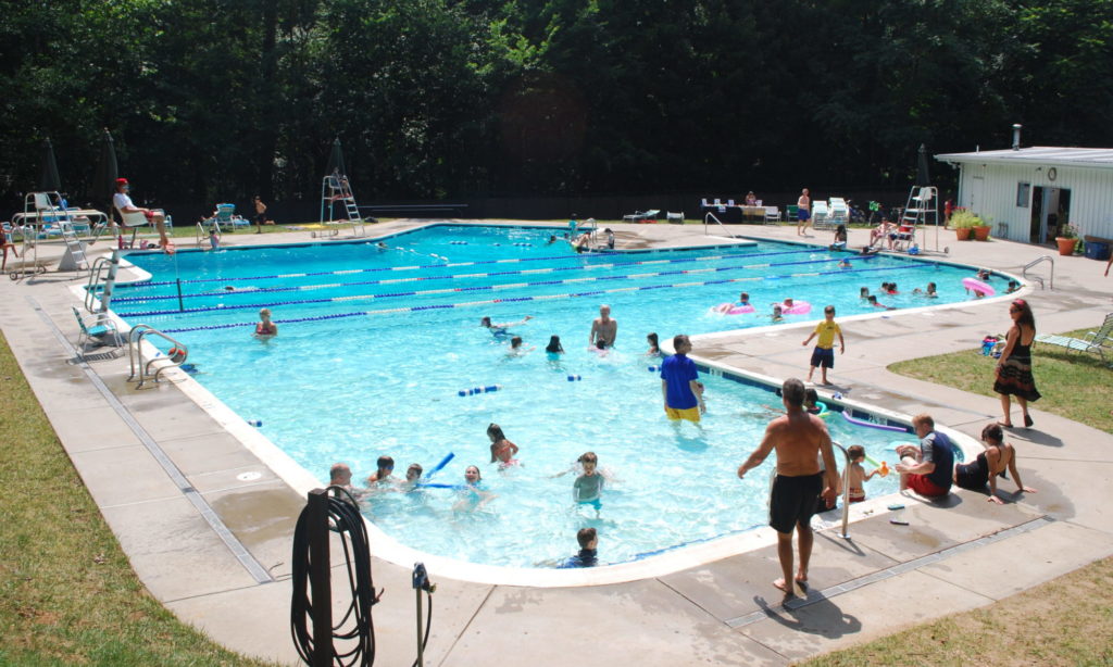 outdoor pool membership near me